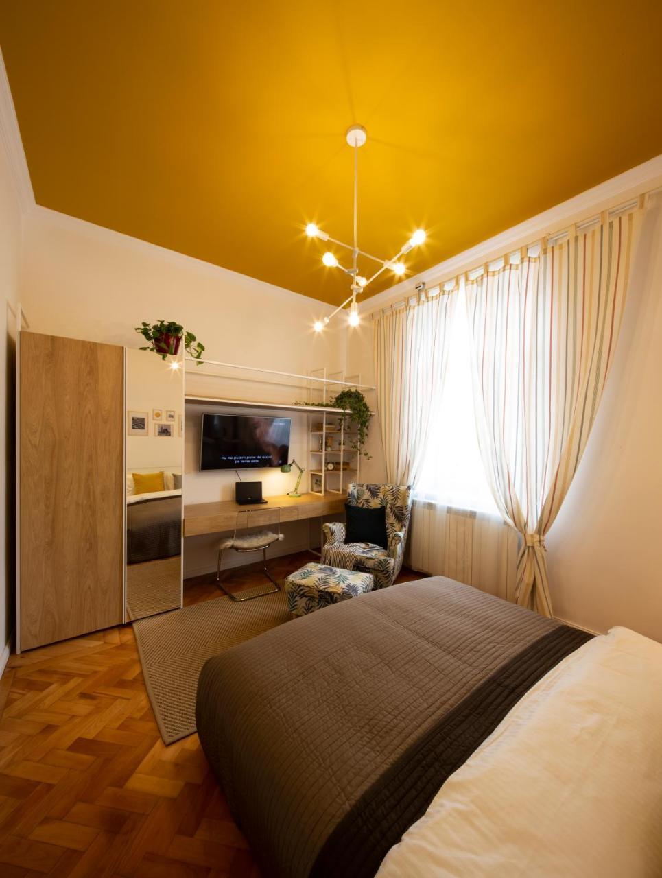Yellow Apartment Клуж-Напока Екстериор снимка